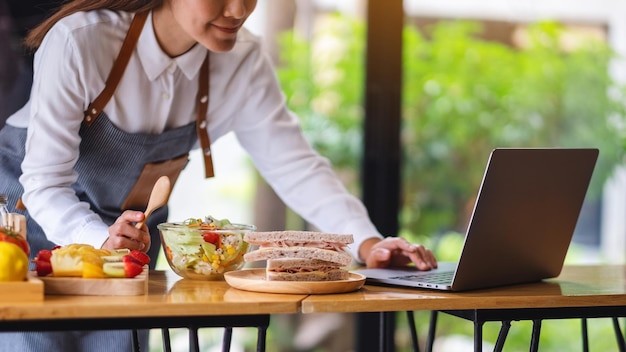 Customer support desk